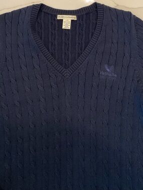 Fairway & Greene Women’s Navy Cable V-Neck Sweater